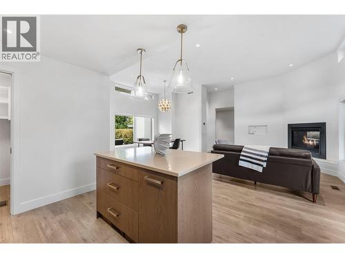 410 Sarsons Road, Kelowna, BC - Indoor With Fireplace