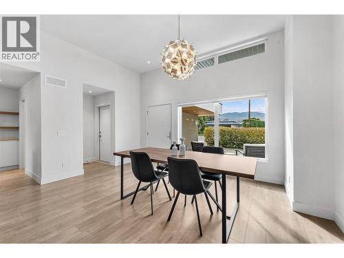 410 Sarsons Road, Kelowna, BC - Indoor Photo Showing Dining Room