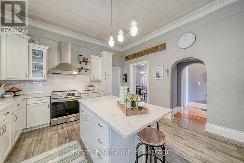 425 Ingersoll Avenue, Woodstock (Woodstock - North), ON - Indoor Photo Showing Kitchen