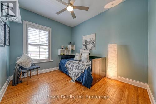 425 Ingersoll Avenue, Woodstock (Woodstock - North), ON - Indoor Photo Showing Bedroom