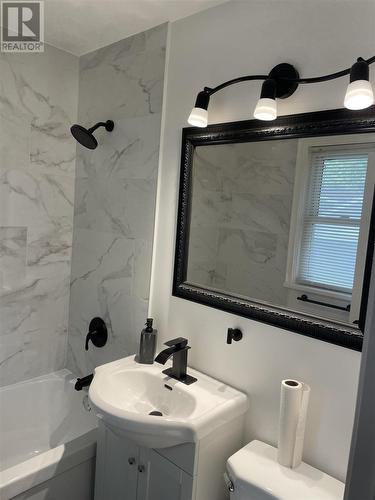 35 Wallace Ter, Sault Ste. Marie, ON - Indoor Photo Showing Bathroom