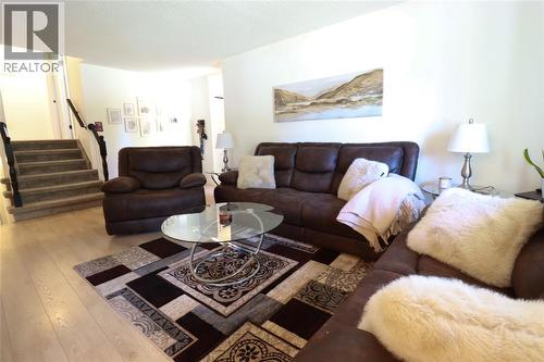 1912 Winslow Crescent, Sarnia, ON - Indoor Photo Showing Living Room