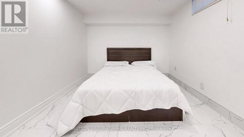 2 Newman Avenue, Richmond Hill, ON - Indoor Photo Showing Bedroom