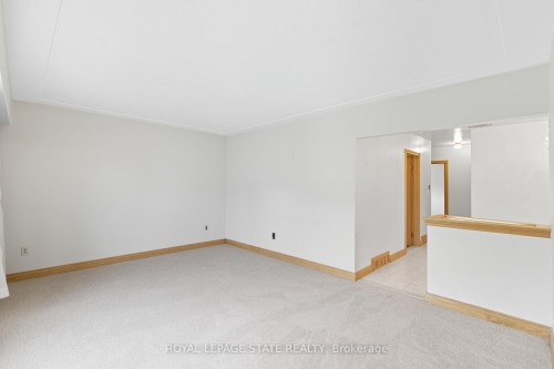 98 East 16Th Street, Hamilton, ON - Indoor Photo Showing Other Room