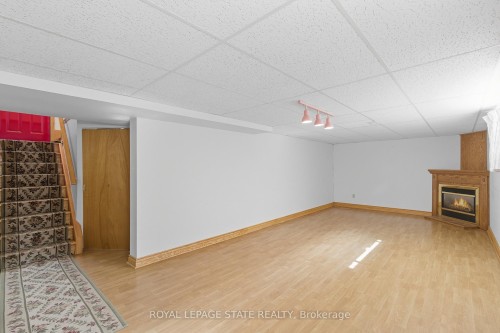 98 East 16Th Street, Hamilton, ON - Indoor Photo Showing Other Room With Fireplace