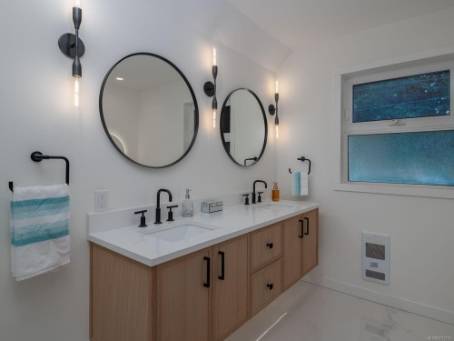 9010 Lord Rd, Port Alberni, BC 