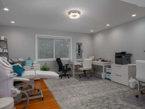 9010 Lord Rd, Port Alberni, BC 