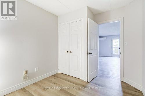 107 - 2020 Cleaver Avenue, Burlington, ON - Indoor Photo Showing Other Room