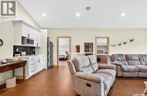 322 Laurier Crescent, Laird Rm No. 404, SK - Indoor Photo Showing Living Room