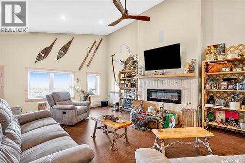 322 Laurier Crescent, Laird Rm No. 404, SK - Indoor Photo Showing Living Room With Fireplace