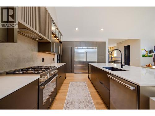 4324 Russo Street, Kelowna, BC - Indoor Photo Showing Kitchen With Upgraded Kitchen