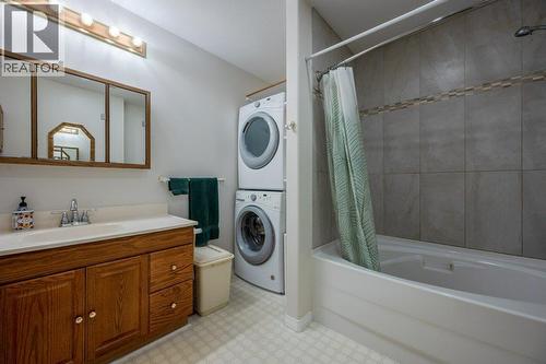 703 Similkameen Avenue, Oliver, BC - Indoor Photo Showing Laundry Room
