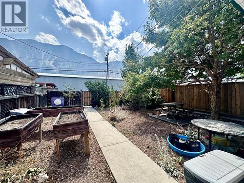 623 7Th Avenue, Keremeos, BC 