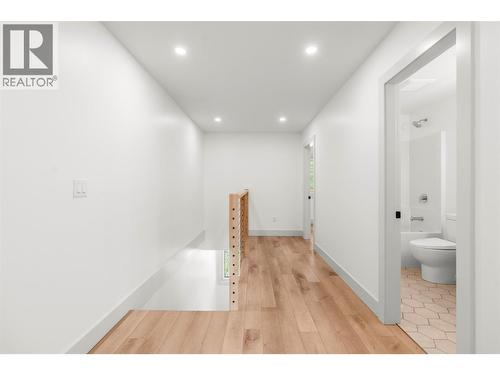 2345 Patterson Avenue Unit# 102, Armstrong, BC - Indoor Photo Showing Other Room