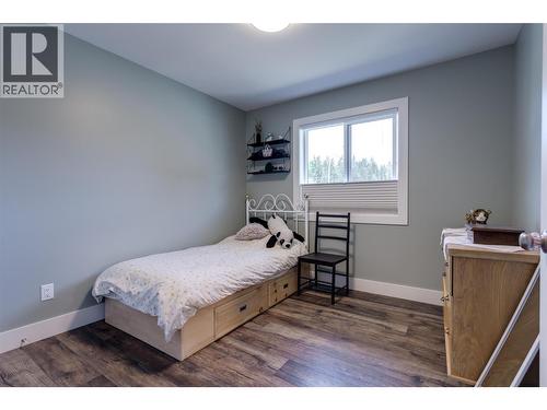 1257 And 1259 Rio Drive, Kelowna, BC - Indoor Photo Showing Bedroom