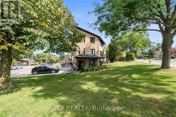 5 BRENDWIN ROAD  Toronto, ON M6N 4V6