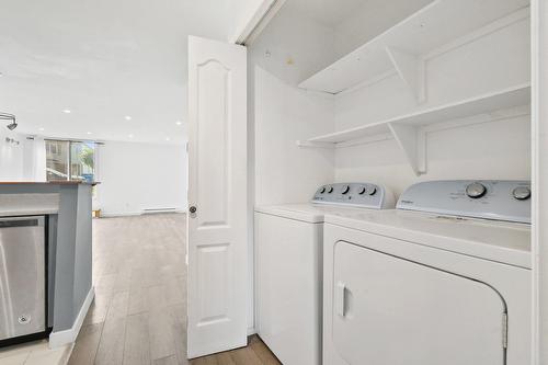 Salle de lavage - 2-625 Rue De Chevillon, Laval (Chomedey), QC - Indoor Photo Showing Laundry Room
