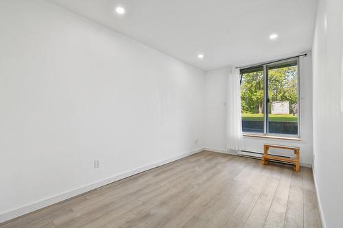 Chambre à coucher - 2-625 Rue De Chevillon, Laval (Chomedey), QC - Indoor Photo Showing Other Room