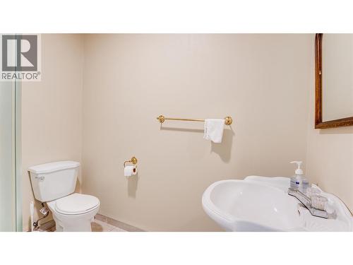 20 Bigg Road, Lumby, BC - Indoor Photo Showing Bathroom