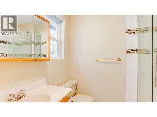 20 Bigg Road, Lumby, BC - Indoor Photo Showing Bathroom
