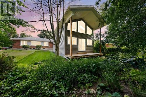 34 KENWORTH DRIVE  St. Catharines (Carlton/Bunting), ON L2M 4S2