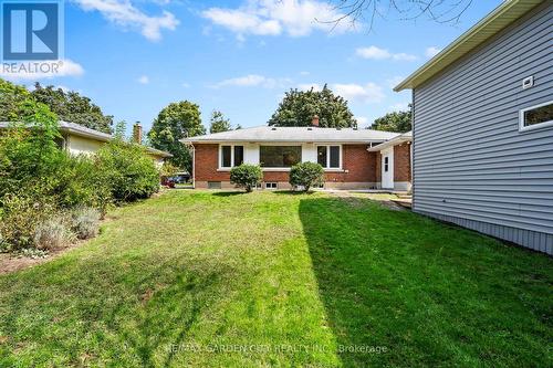 34 Kenworth Drive, St. Catharines (Carlton/Bunting), ON - Outdoor