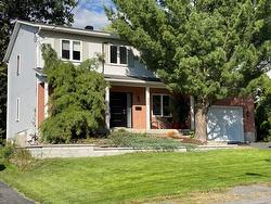 425 Rue du Prince-Albert  Otterburn Park, QC J3H 5H9