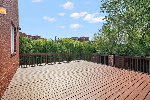 Terrasse - 862Z Rue Jules-Poitras, Montréal (Saint-Laurent), QC 