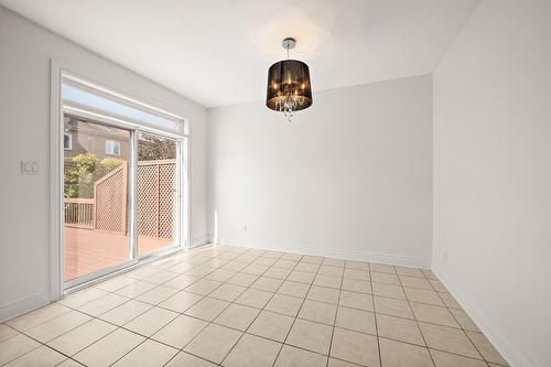 Coin-repas - 862Z Rue Jules-Poitras, Montréal (Saint-Laurent), QC 