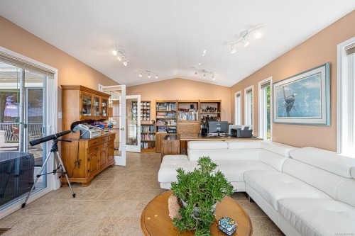 200 Crome Point Rd, Bowser, BC 