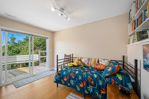 200 Crome Point Rd, Bowser, BC 