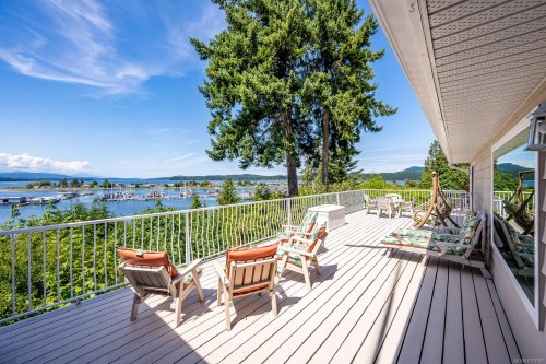 200 Crome Point Rd, Bowser, BC 