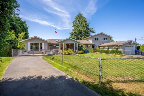 200 Crome Point Rd, Bowser, BC 