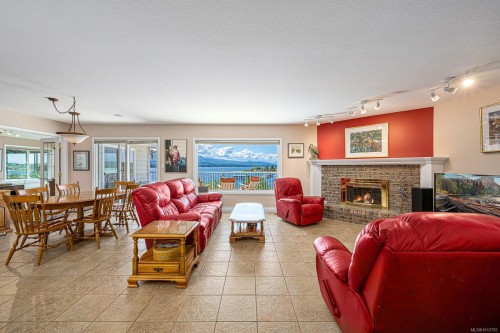 200 Crome Point Rd, Bowser, BC 
