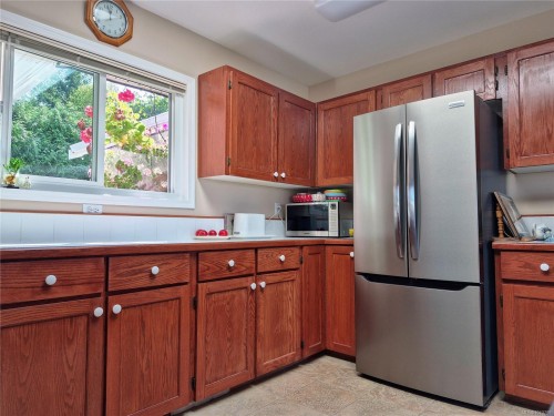 200 Crome Point Rd, Bowser, BC 