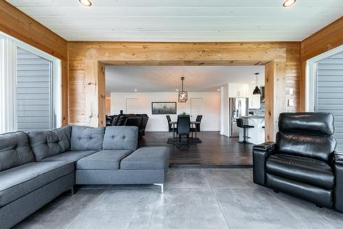 Solarium/Sunroom - 29 Rue Tessier, Saint-Jean-Sur-Richelieu, QC - Indoor Photo Showing Living Room