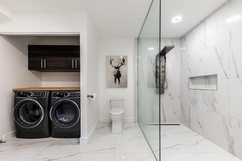 Bathroom - 29 Rue Tessier, Saint-Jean-Sur-Richelieu, QC - Indoor Photo Showing Laundry Room