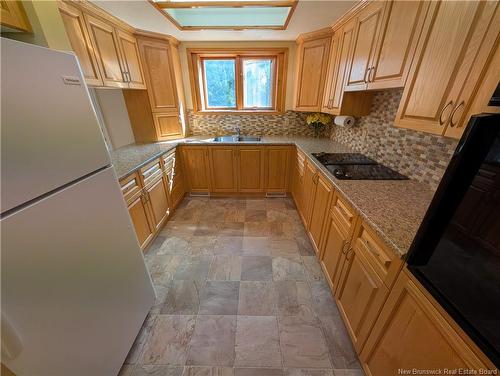 975 Tamarack Dr, Bathurst, NB 