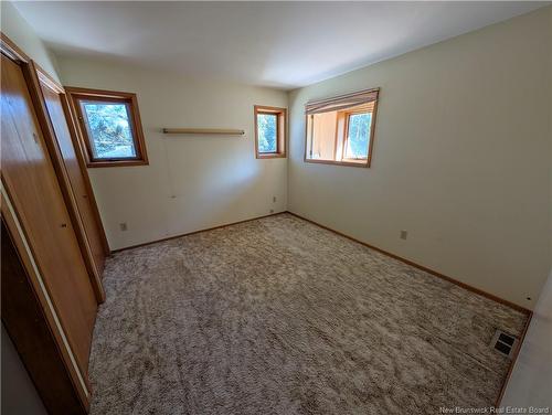 975 Tamarack Dr, Bathurst, NB 