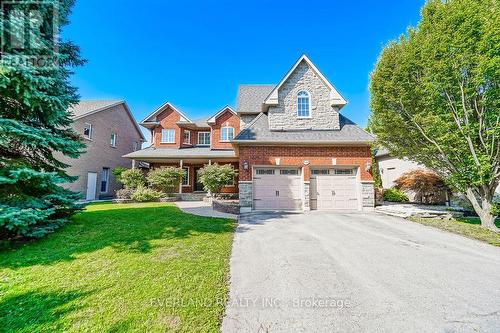 618 Foxcroft Boulevard, Newmarket, ON - Outdoor With Facade
