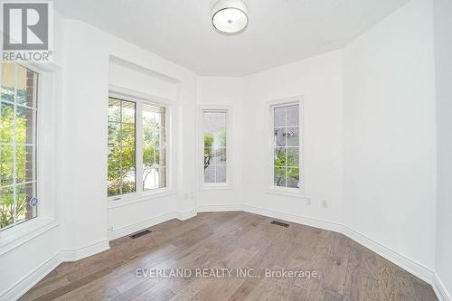 618 Foxcroft Boulevard, Newmarket, ON - Indoor Photo Showing Other Room