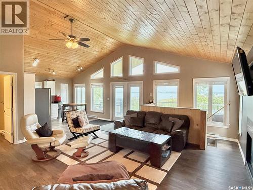 319 Ravine Road, Big Shell, SK - Indoor Photo Showing Living Room