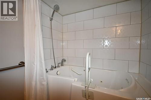 202 395 River Street E, Prince Albert, SK - Indoor Photo Showing Bathroom