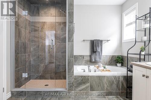 500 Forman Avenue, Stratford, ON - Indoor Photo Showing Bathroom
