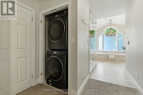 26 Parkshore Place, Hamilton, ON - Indoor Photo Showing Laundry Room