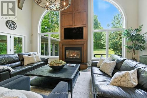 26 Parkshore Place, Hamilton, ON - Indoor Photo Showing Living Room With Fireplace