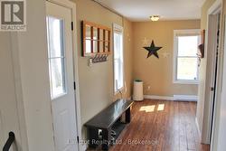 Mudroom entry - 