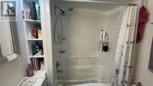 4pc bathroom - 127 Yonge Street S, Brockton, ON - Indoor Photo Showing Bathroom