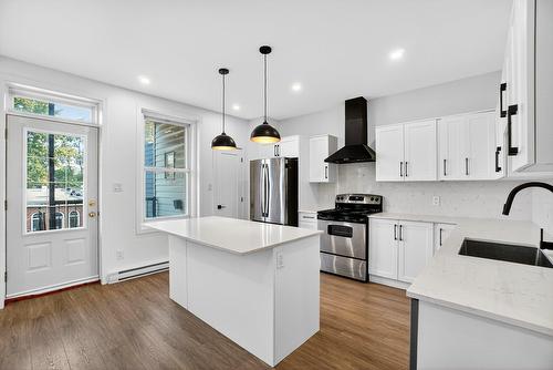 Kitchen - 1881 Rue Allard, Montréal (Le Sud-Ouest), QC - Indoor Photo Showing Kitchen With Upgraded Kitchen