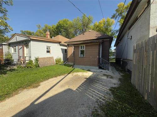 648 Atlantic Ave, Winnipeg, MB 